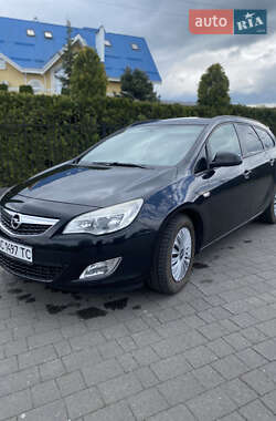 Универсал Opel Astra 2012 в 