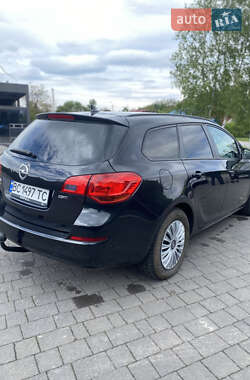 Универсал Opel Astra 2012 в 