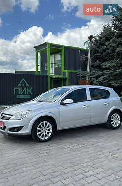 Хетчбек Opel Astra 2009 в 