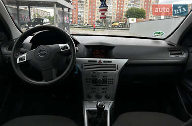 Хэтчбек Opel Astra 2009 в 