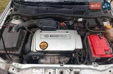 Седан Opel Astra 2004 в 