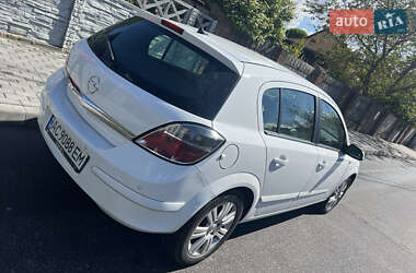 Хэтчбек Opel Astra 2009 в 