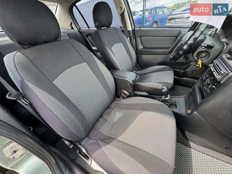 Седан Opel Astra 2007 в Киеве