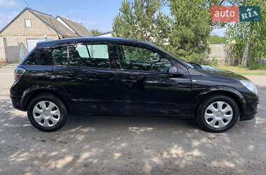 Хэтчбек Opel Astra 2008 в 