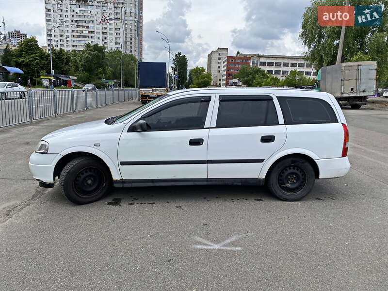 Універсал Opel Astra 2004 в Києві