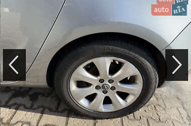 Хэтчбек Opel Astra 2011 в 