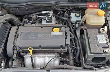 Хетчбек Opel Astra 2009 в 