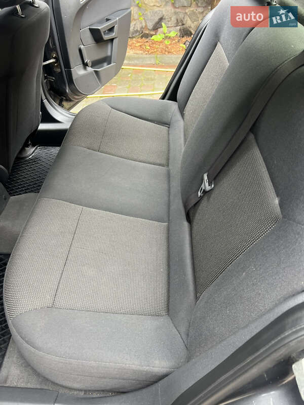 Седан Opel Astra 2011 в Виннице