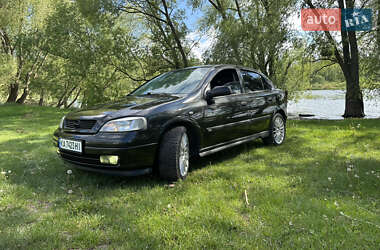 Хэтчбек Opel Astra 2001 в 