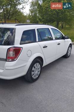Універсал Opel Astra 2011 в 