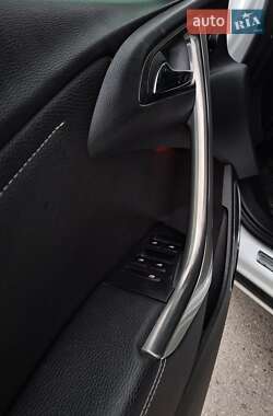 Хэтчбек Opel Astra 2011 в 