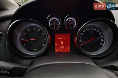 Хэтчбек Opel Astra 2011 в 