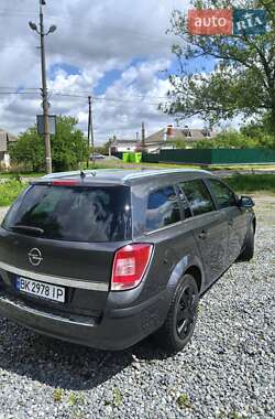 Универсал Opel Astra 2010 в 