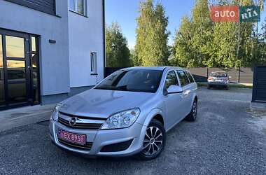 Універсал Opel Astra 2010 в Любешові