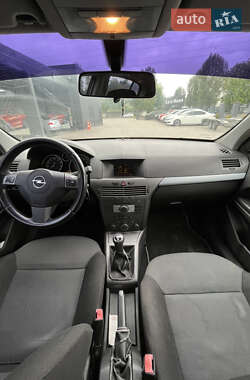 Хетчбек Opel Astra 2005 в 