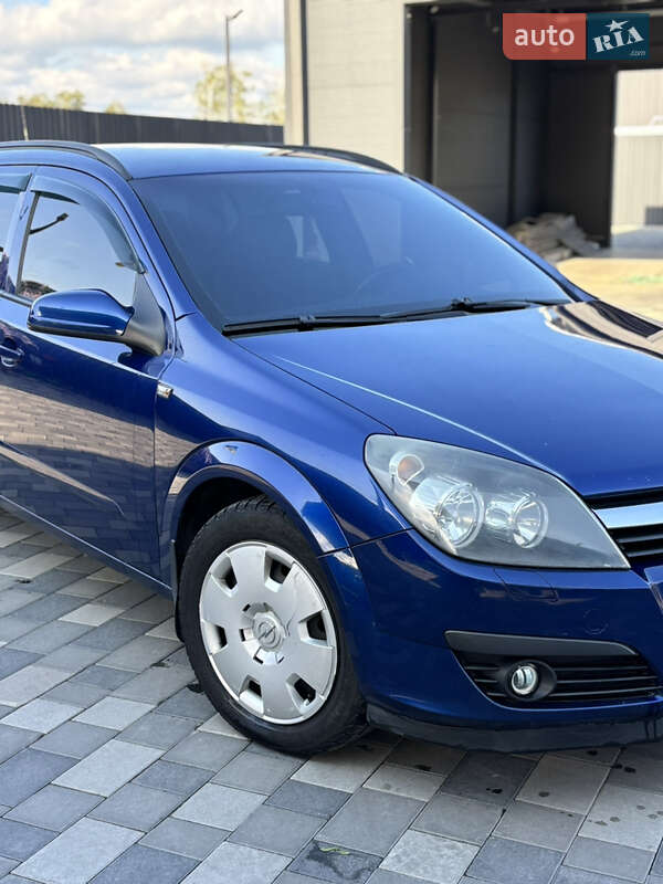 Универсал Opel Astra 2006 в Полтаве