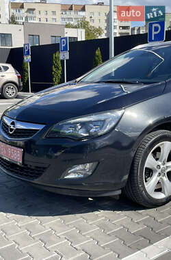 Универсал Opel Astra 2012 в Киеве