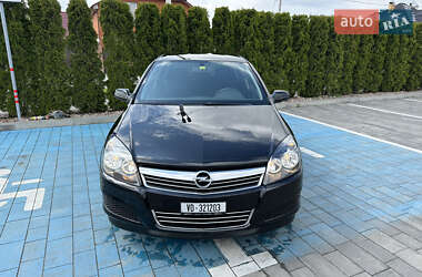 Хэтчбек Opel Astra 2007 в 