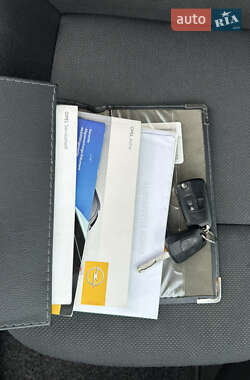 Хэтчбек Opel Astra 2007 в 