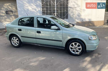 Хэтчбек Opel Astra 2001 в 