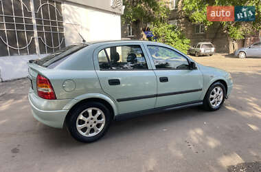 Хэтчбек Opel Astra 2001 в 