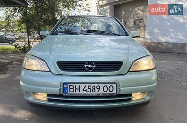 Хэтчбек Opel Astra 2001 в 