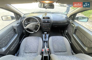 Хэтчбек Opel Astra 2001 в 