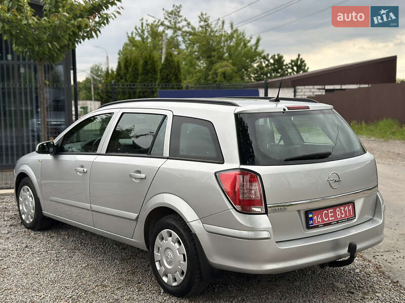Універсал Opel Astra 2009 в Вінниці