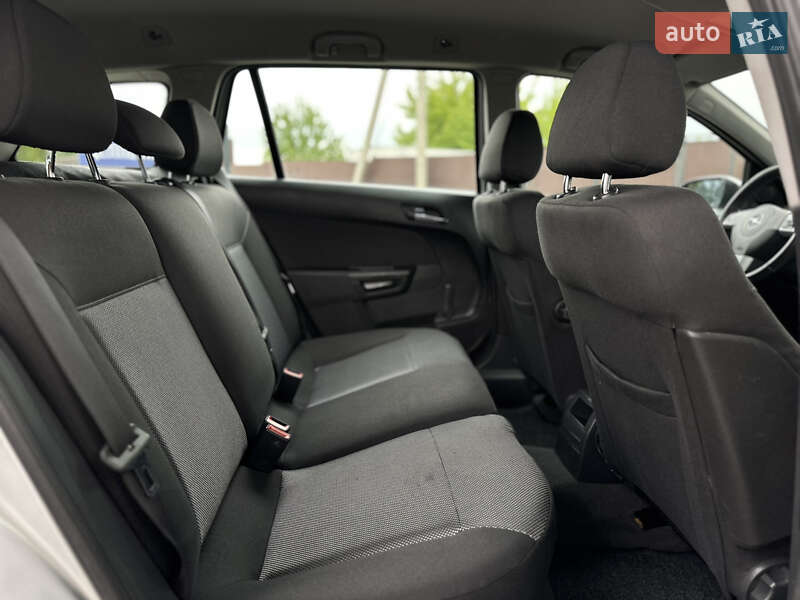 Універсал Opel Astra 2009 в Вінниці