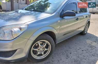 Хетчбек Opel Astra 2008 в  фото 2 Хетчбек Opel Astra 2008 в
