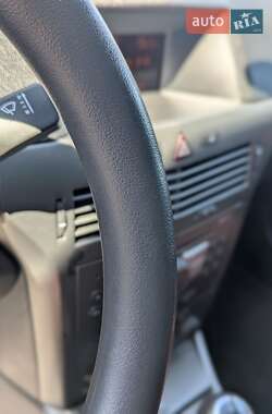 Універсал Opel Astra 2005 в 