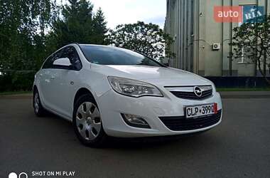 Універсал Opel Astra 2012 в Сумах