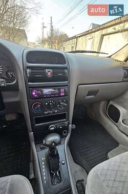 Седан Opel Astra 2000 в 