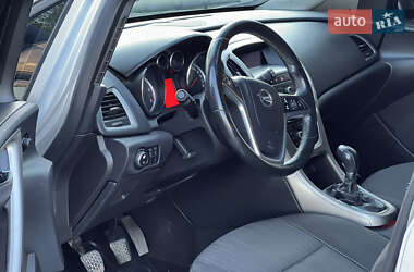 Хэтчбек Opel Astra 2010 в 
