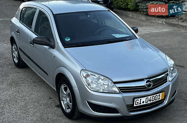 Хетчбек Opel Astra 2009 в 