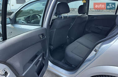 Хетчбек Opel Astra 2009 в 