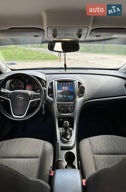 Універсал Opel Astra 2013 в 