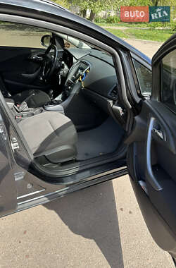 Універсал Opel Astra 2013 в 