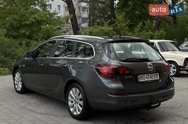 Універсал Opel Astra 2011 в 