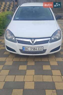 Універсал Opel Astra 2012 в Миколаєві