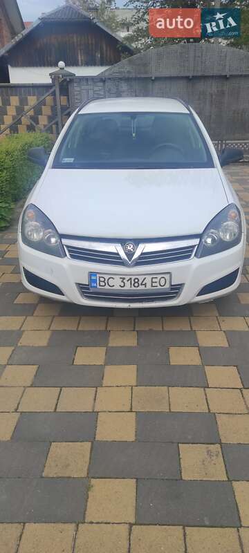 Opel Astra 2012