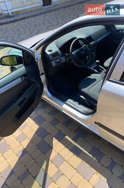 Универсал Opel Astra 2006 в 