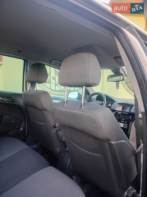 Универсал Opel Astra 2010 в Черновцах