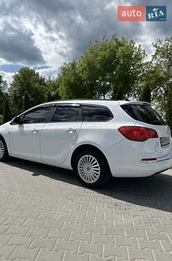 Універсал Opel Astra 2013 в 