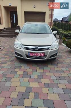 Универсал Opel Astra 2010 в Луцке