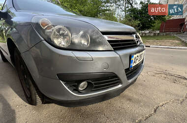 Хэтчбек Opel Astra 2006 в 