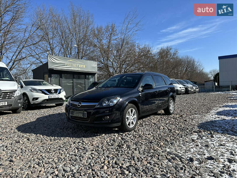 Универсал Opel Astra 2010 в 