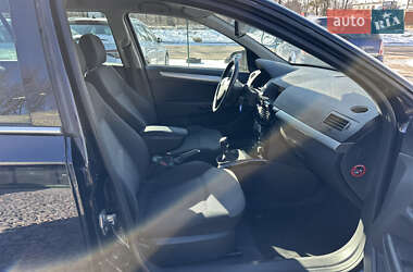 Универсал Opel Astra 2010 в 