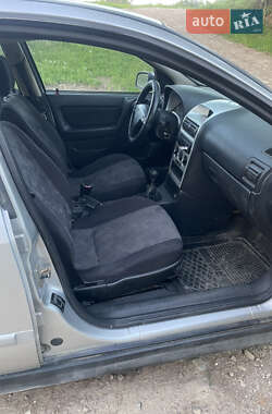 Хэтчбек Opel Astra 1999 в 