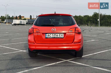 Универсал Opel Astra 2012 в 